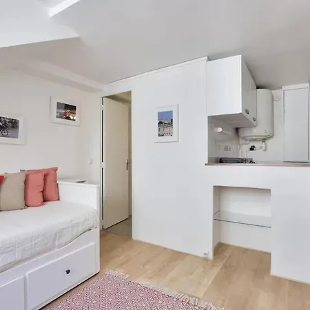 - Marais Apartment