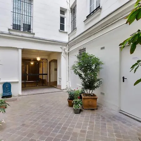 - Marais Apartment