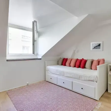 - Marais Apartment