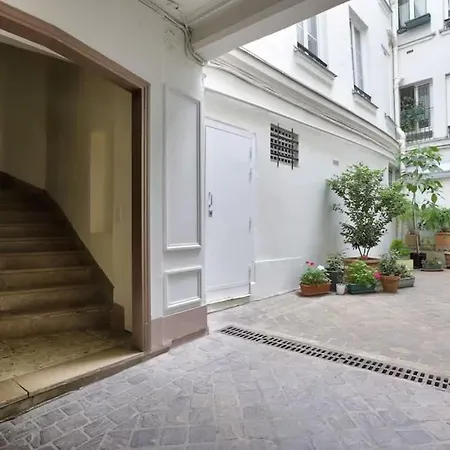 - Marais Apartment